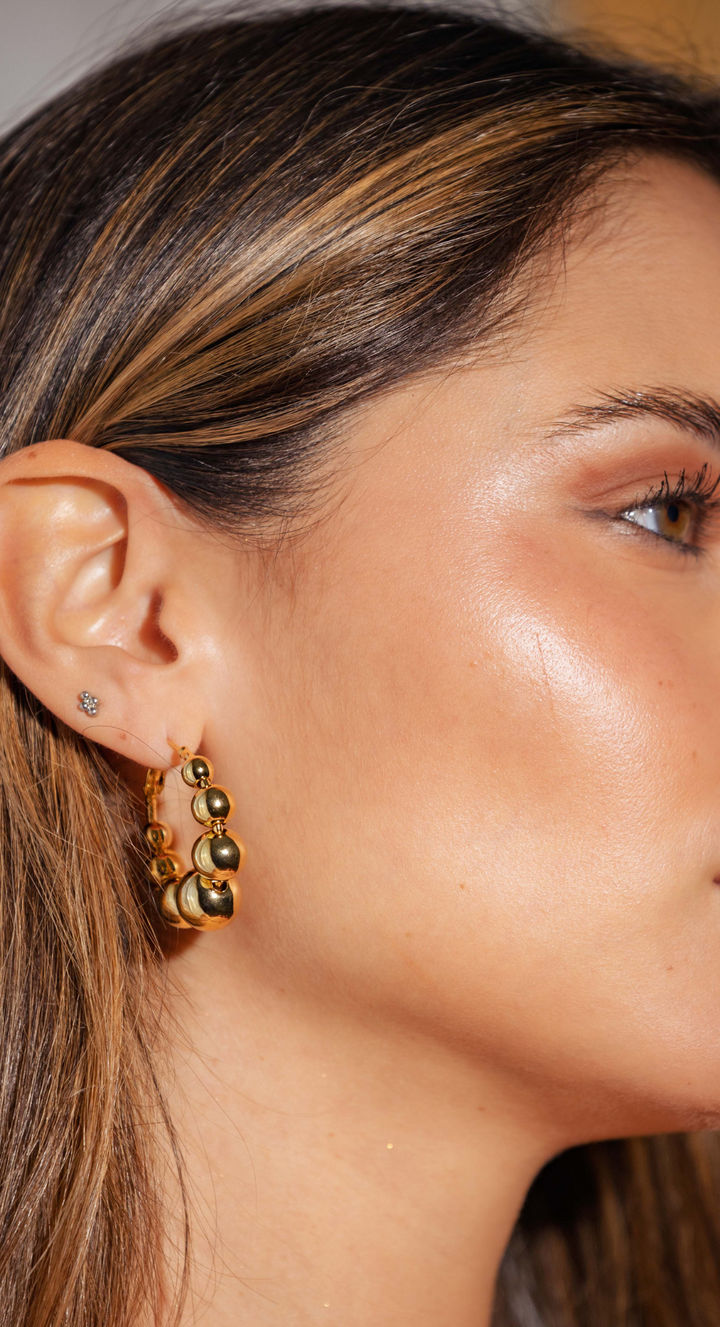 EMMA CLARA - ARGOLLAS CON DISEÑO PERLAS DORADO