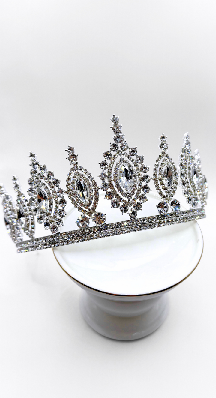EMMA CLARA - CORONA ELEGANTE DE FIESTA Y NOVIA PLATEADA