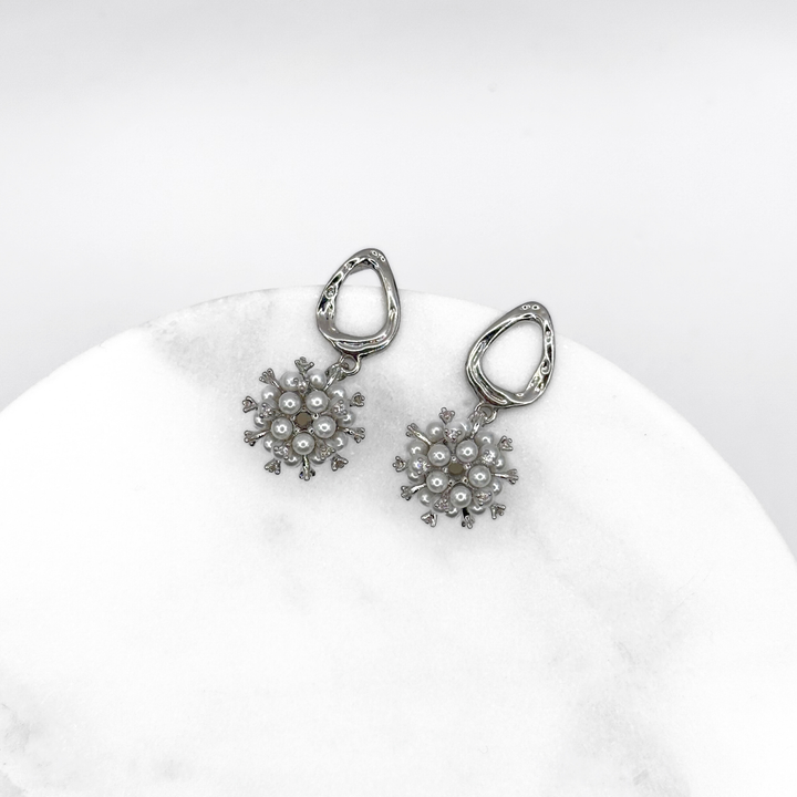 Emma Clara - Aros Colgantes Diseño Perlitas en Fantasía Plata