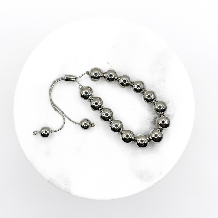 Emma Clara - Pulsera Ajustable Perlas En Fantasía Plateada