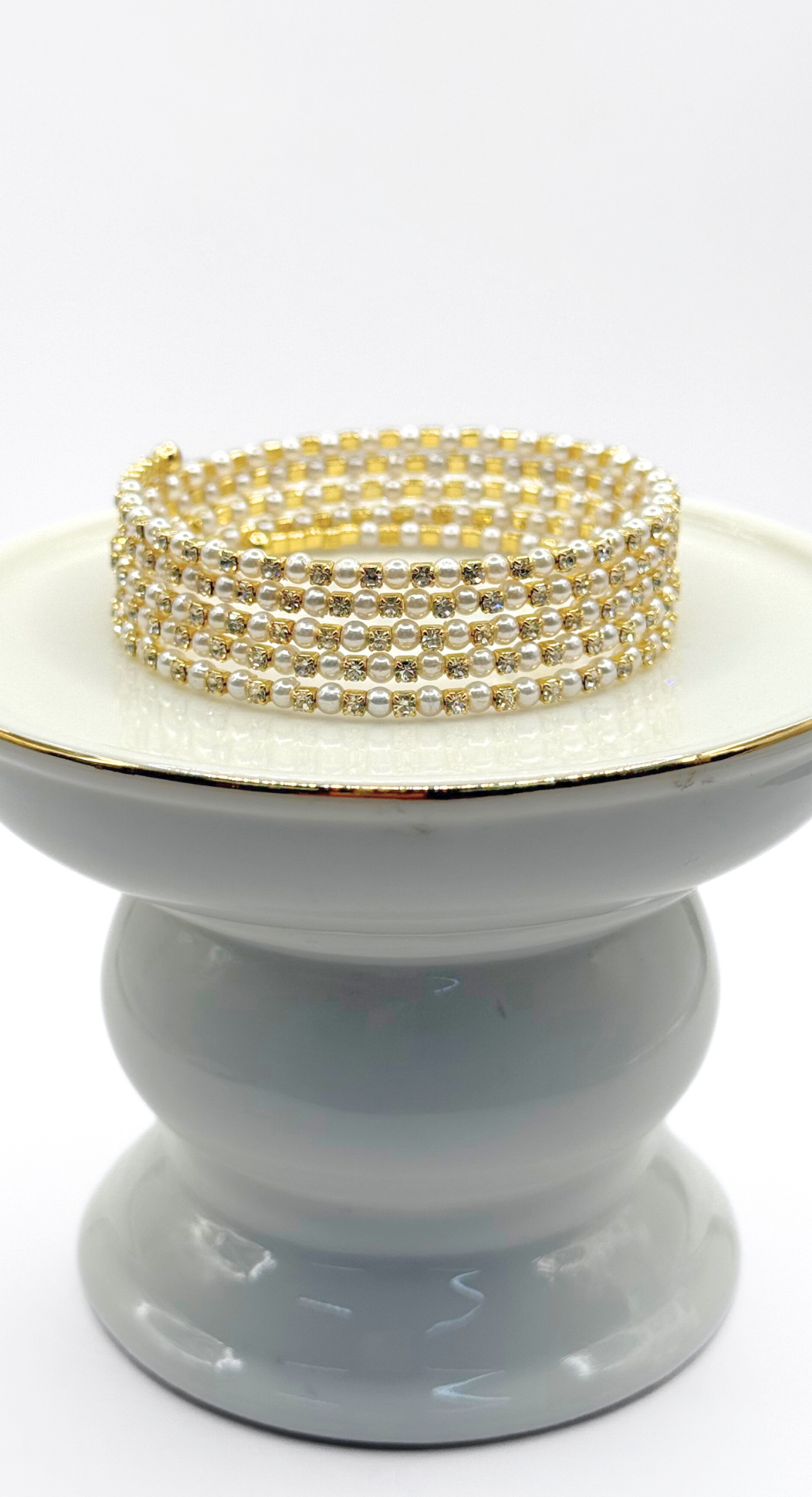 Emma Clara - Brazalete Espiral Perlas y strass en Fantasía Dorado