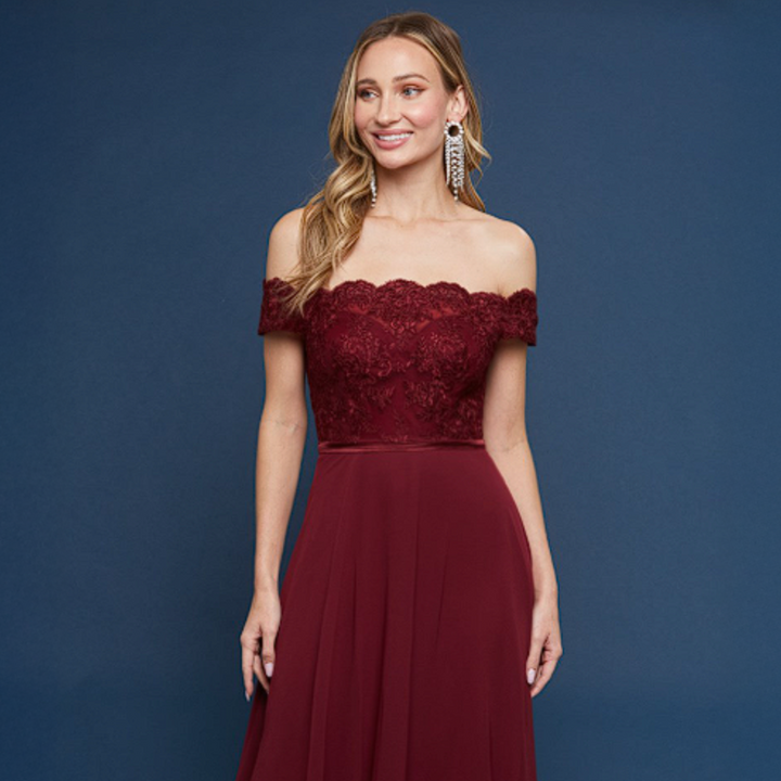 Emma Clara - Vestido de Fiesta Escote Bardot y Falda Fluida Emanuela Borgoña