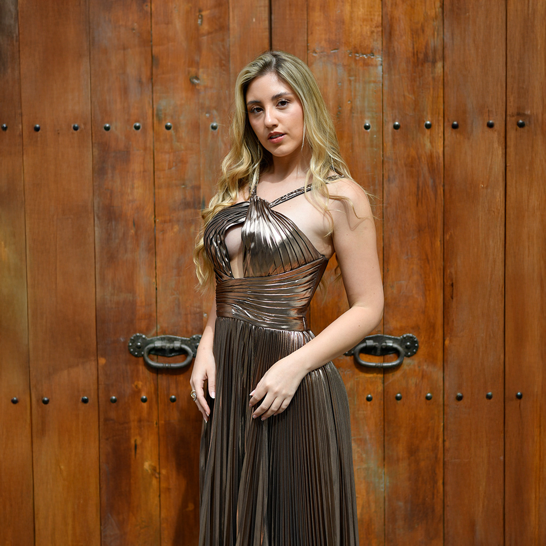 Emma Clara - Vestido de Fiesta Plisado Metalizado Gala Bronce