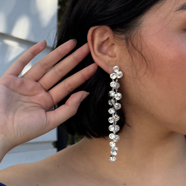 Emma Clara - Aros Largos Cascada de Cristales Plateados