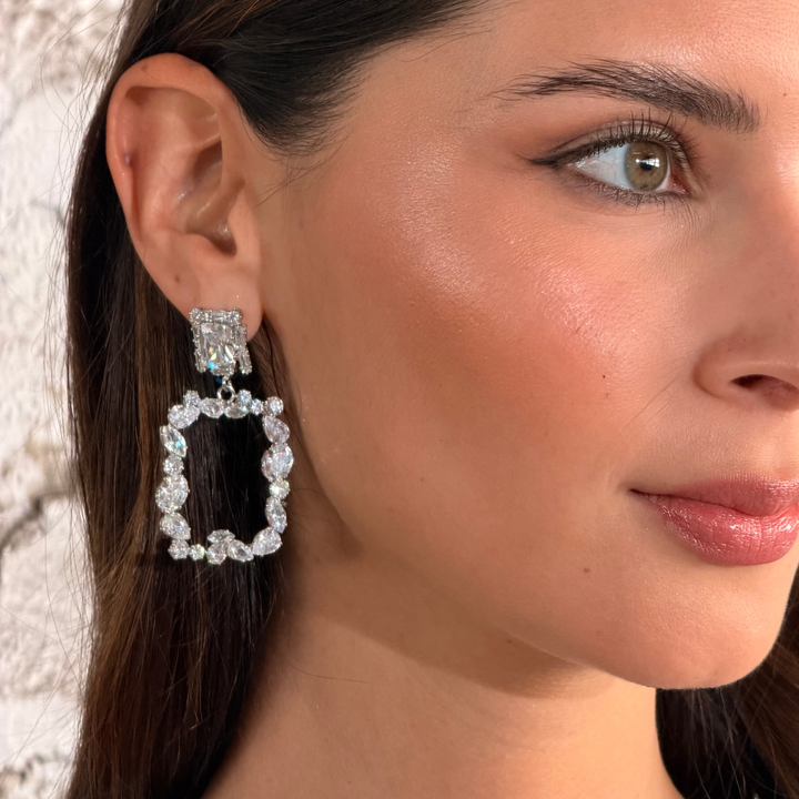 Emma Clara - Maxi Pendientes Rectangulares Plata con Cristales de Fantasía
