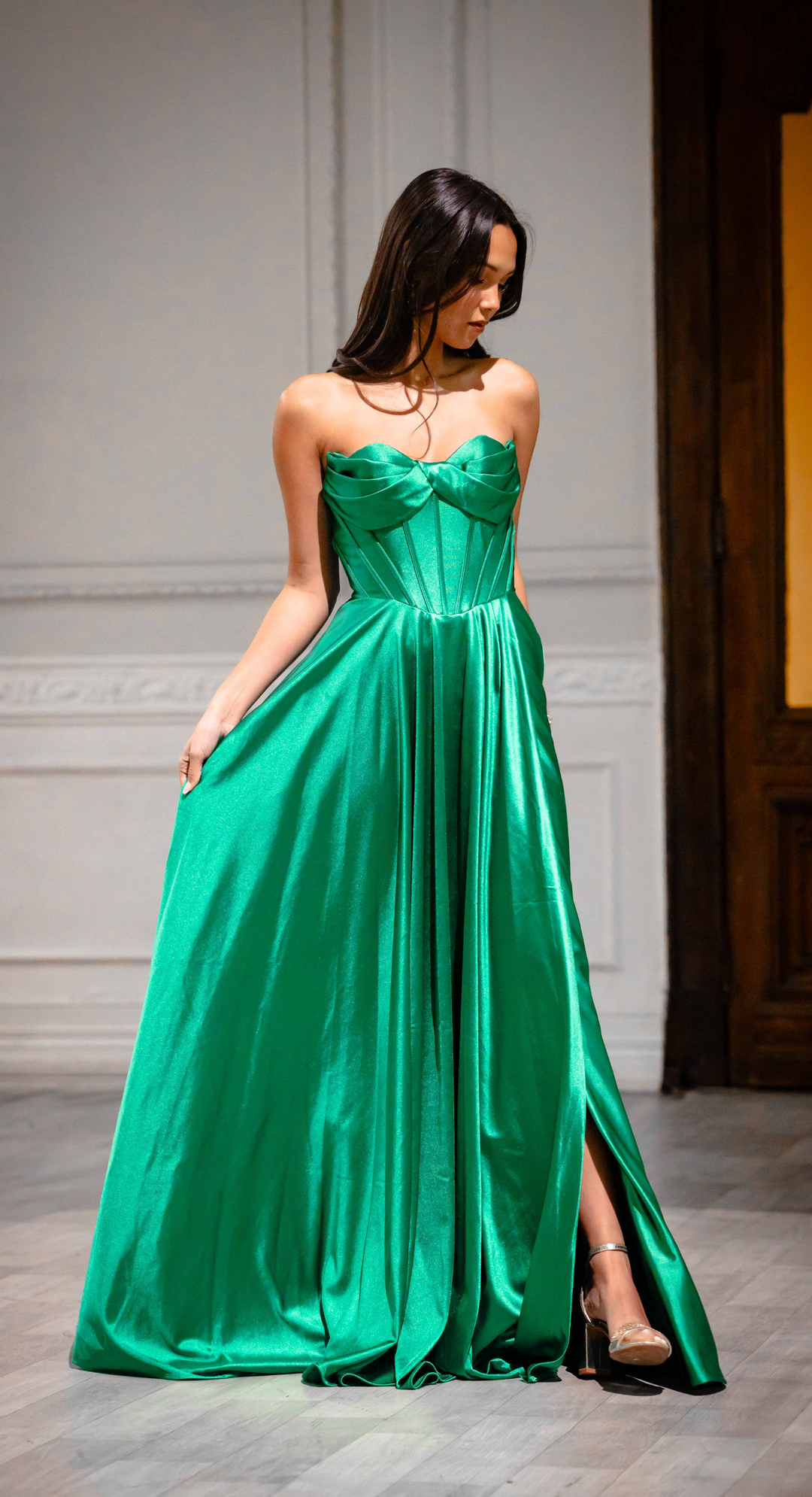 Emma Clara - Vestido de Fiesta tipo A y espalda ajustable tipo corset - Estilo Maite
