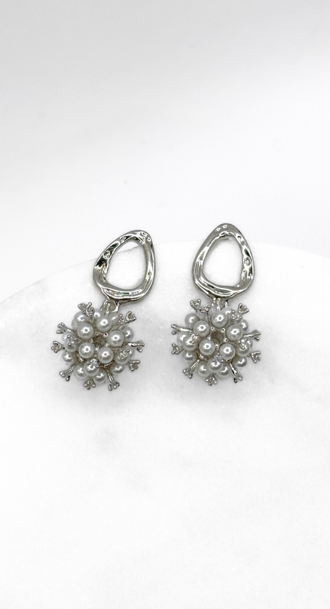 EMMA CLARA - AROS COLGANTES DISEÑO PERLITAS EN FANTASÍA PLATA