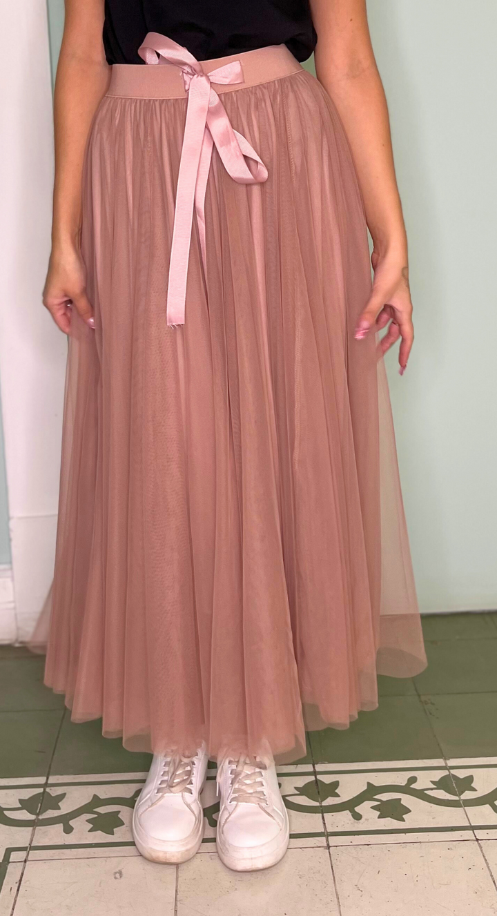 EMMA CLARA - FALDA MIDI TUL CON CINTURA ELÁSTICA Y LAZO ROSA