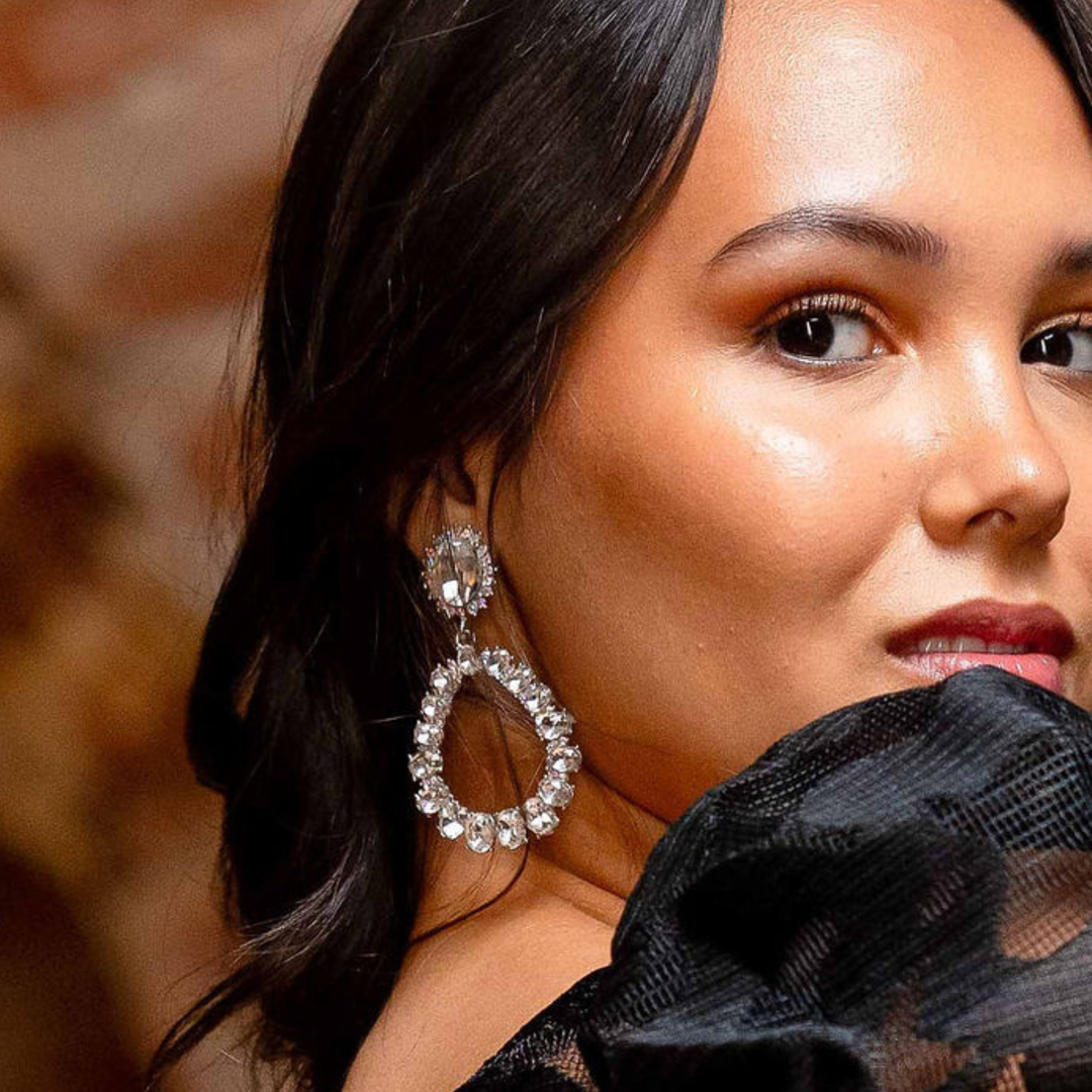 Emma Clara - Aros De Fiesta Diseño Lágrima Plateado