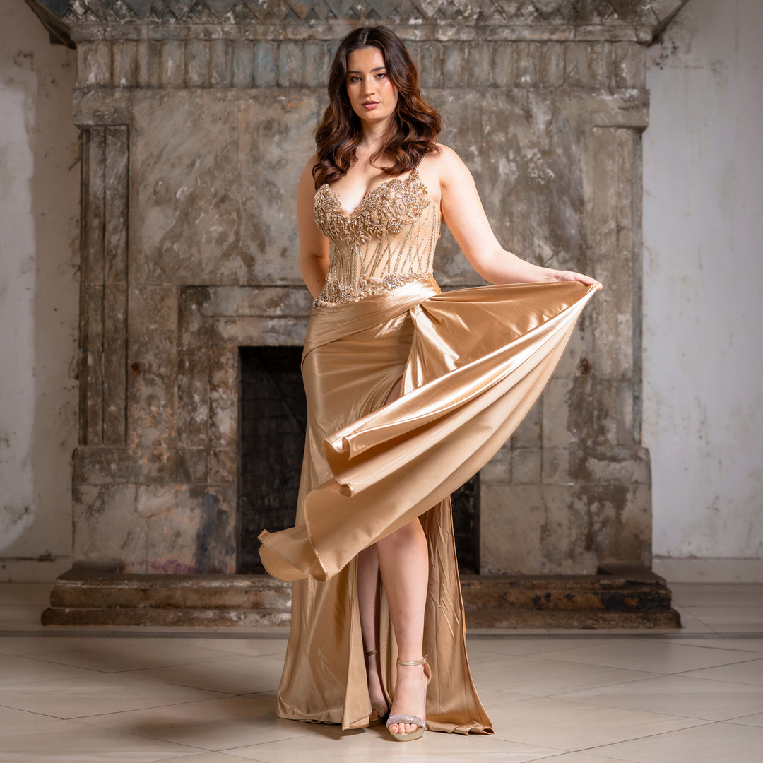 Emma Clara - Vestido de Fiesta Largo Dorado Corset Pedrería Rosario