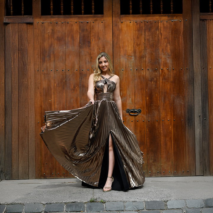 Emma Clara - Vestido de Fiesta Plisado Metalizado Gala Bronce