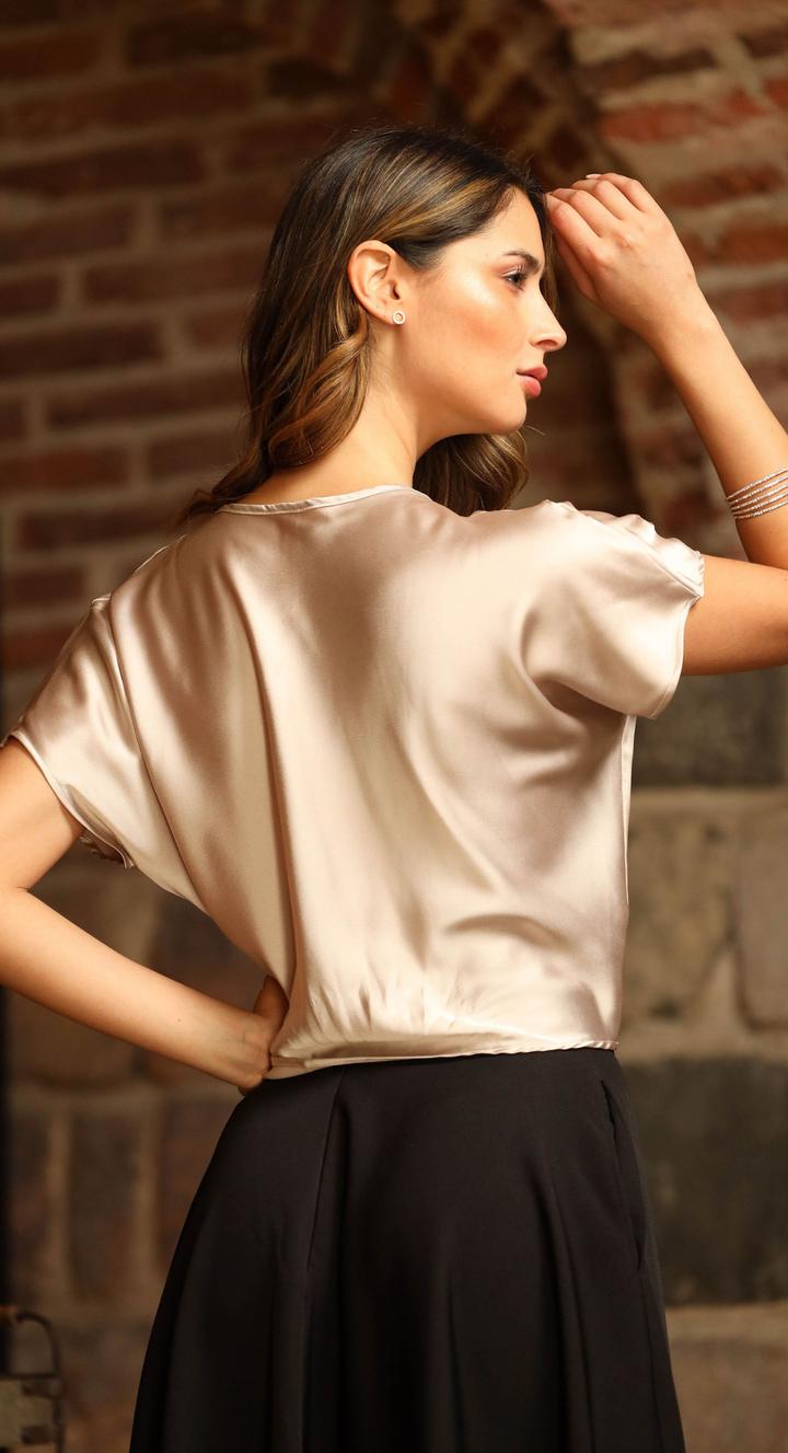 Emma Clara - Blusa corte Cruzado y escote V María Beige