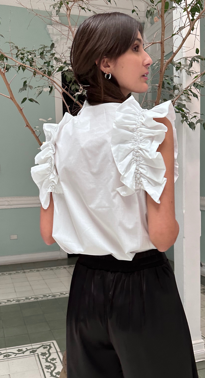 Emma Clara - Blusa Sin Mangas con Drapeado y Perlas Blanco