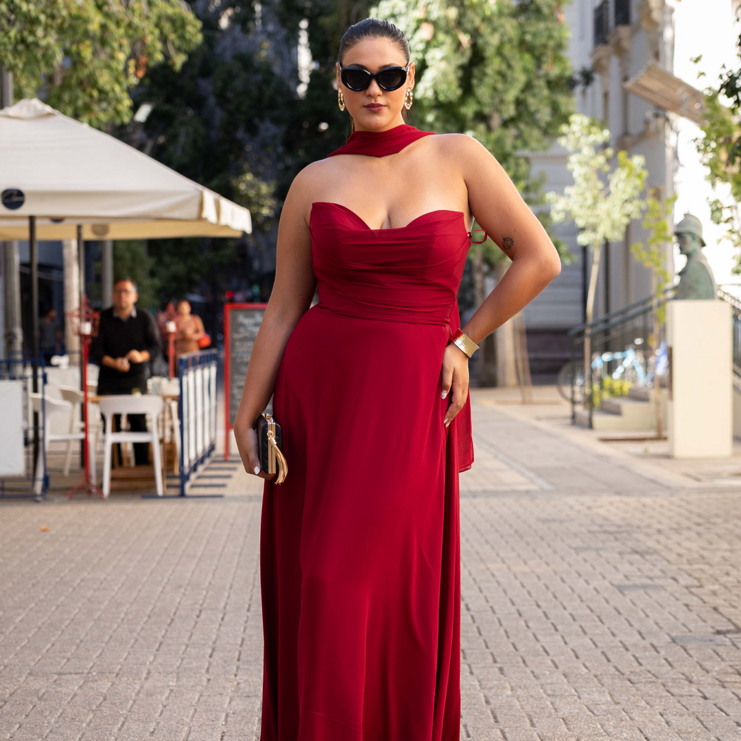 Emma Clara - Vestido Largo Gasa Escote Strapless Pauli Borgoña