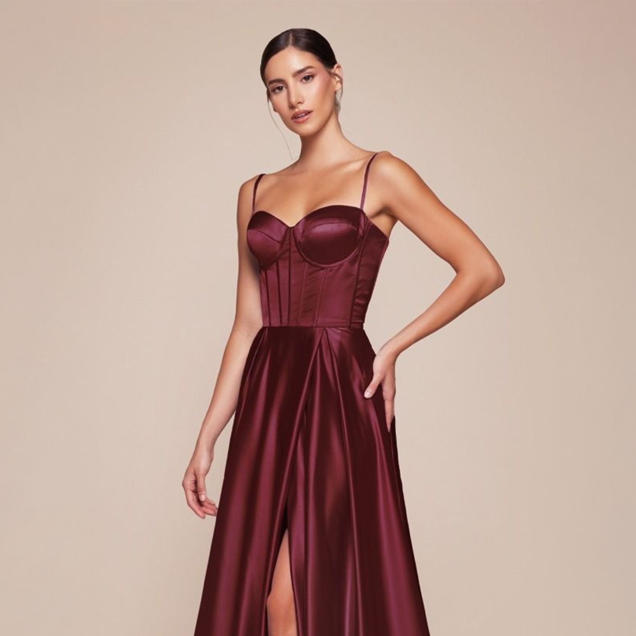 Emma Clara - Vestido De Fiesta Satín Con Corset Lola Borgoña