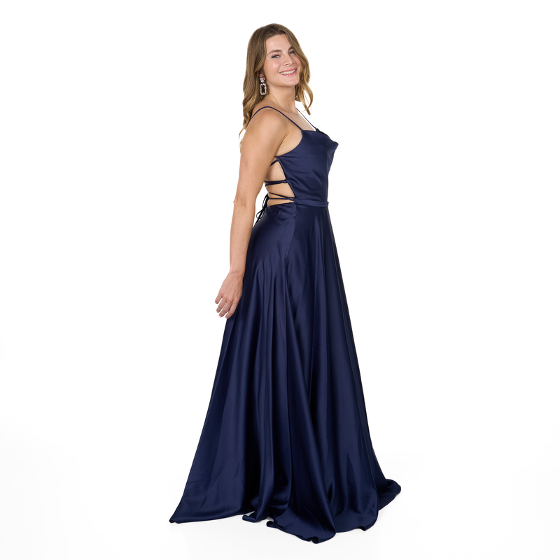 Vestido de fiesta largo azul marino con acabado satinado, escote drapeado y espalda corset. Ideal para gala, matrimonio o evento formal.