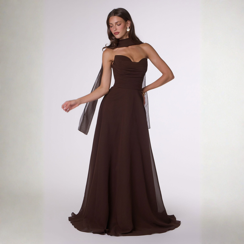 Emma Clara - Vestido Largo Gasa Escote Strapless Pauli Chocolate
