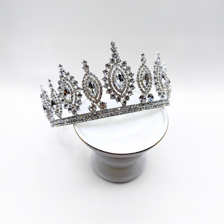 Emma Clara - Corona de Fiesta Diseño Cristales Plateado