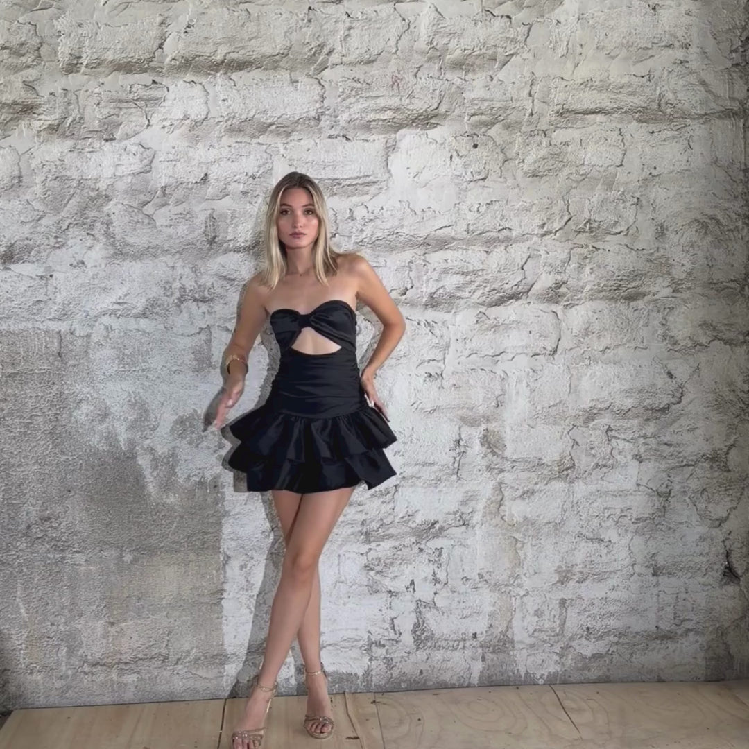 Emma Clara - Vestido Corto de Fiesta Volados Cami Negro