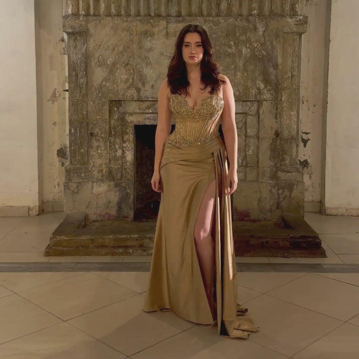 Emma Clara - Vestido de Fiesta Largo Dorado Corset Pedrería Rosario