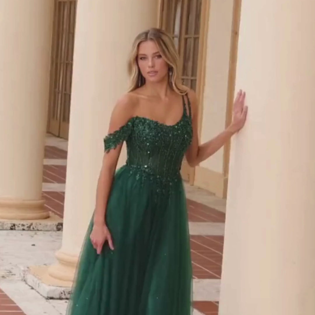 Emma Clara - Vestido de Princesa Con Pedrería Emilia Verde Esmeralda