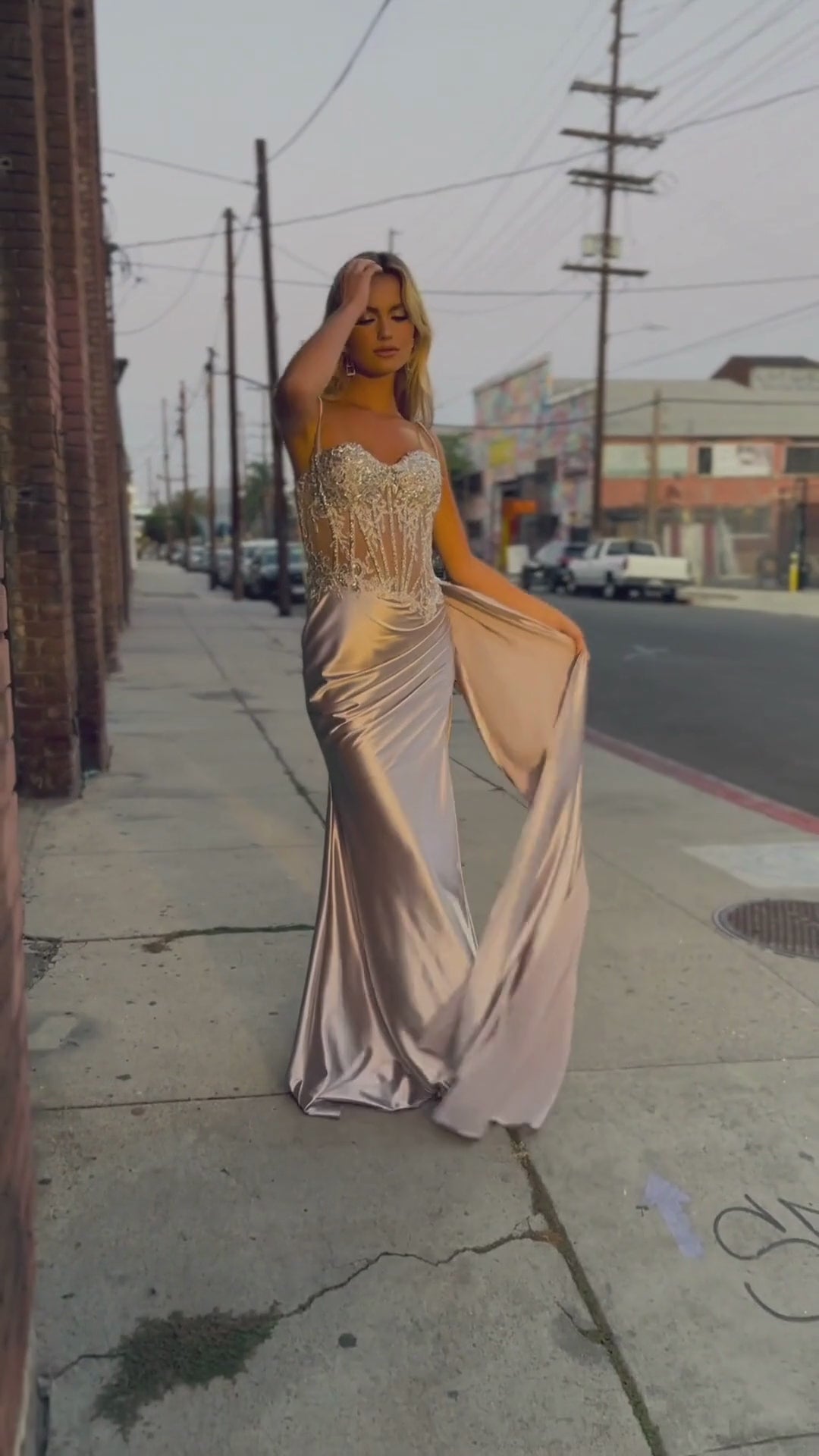 Emma Clara - Vestido De Fiesta Corset y Abertura Violeta Plateado