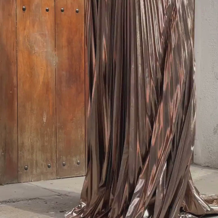 Emma Clara - Vestido de Fiesta Plisado Metalizado Gala Bronce