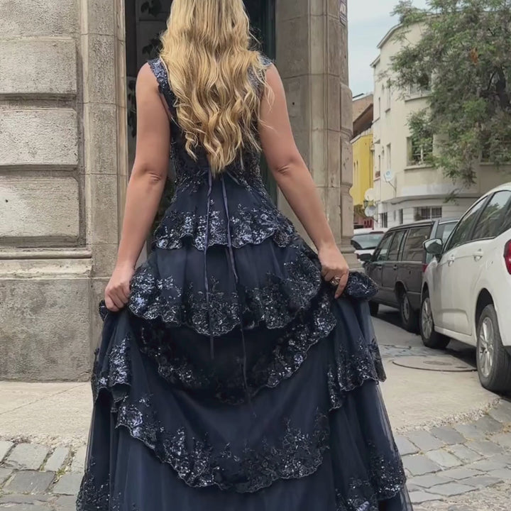 Emma Clara - Vestido De Fiesta A Capas y Lentejuelas Blanca Azul Marino