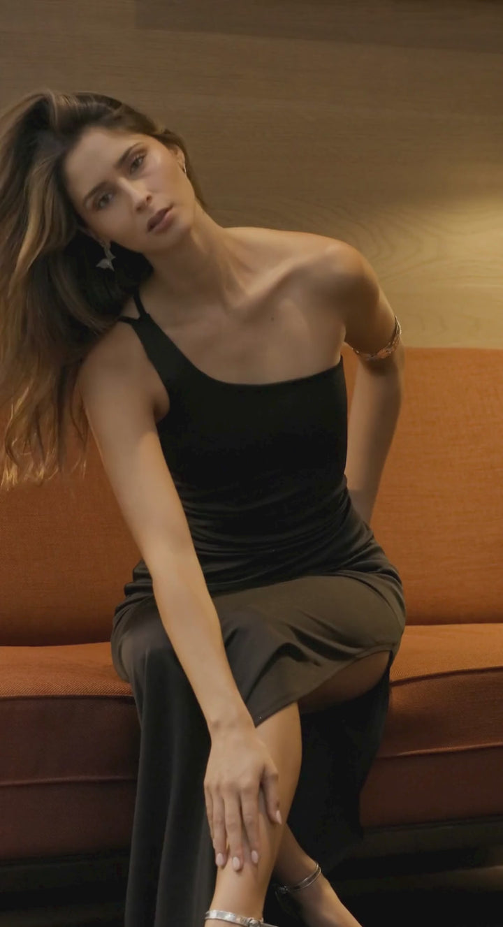 Emma Clara - Vestido Asimétrico Cierre Corset Juli Negro