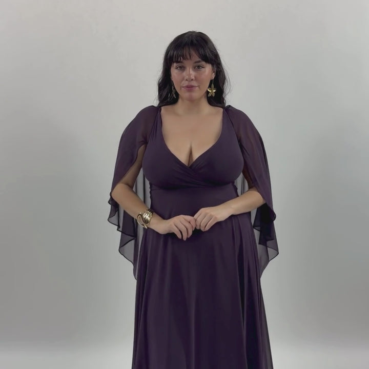 Emma Clara - Vestido largo morado con mangas capa Lea